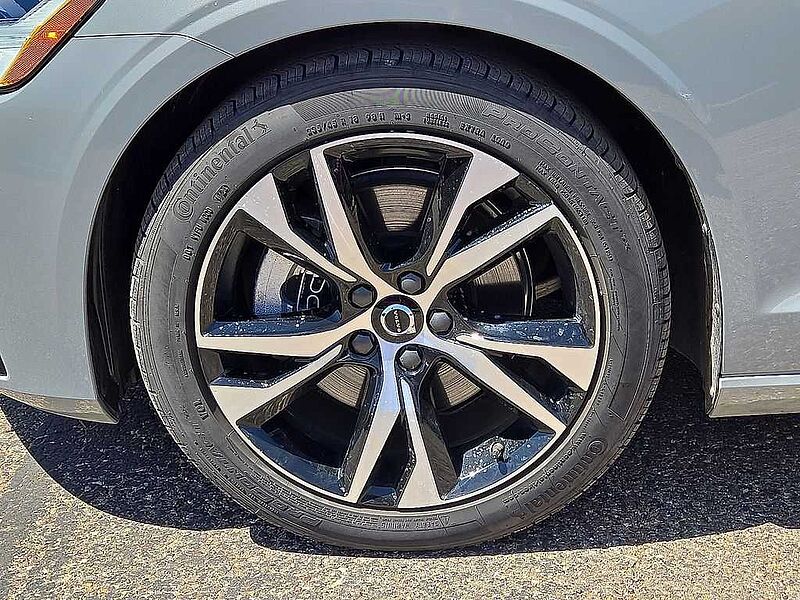 Volvo  S60 Core, B5 FWD Gas (mild hybrid), Gasoline, Dark
