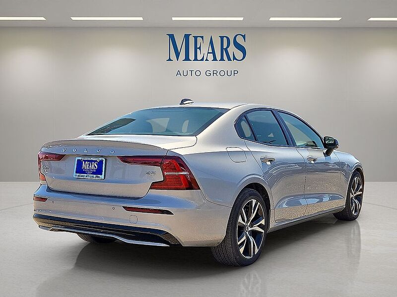 Volvo  S60 Core, B5 FWD Gas (mild hybrid), Gasoline, Dark