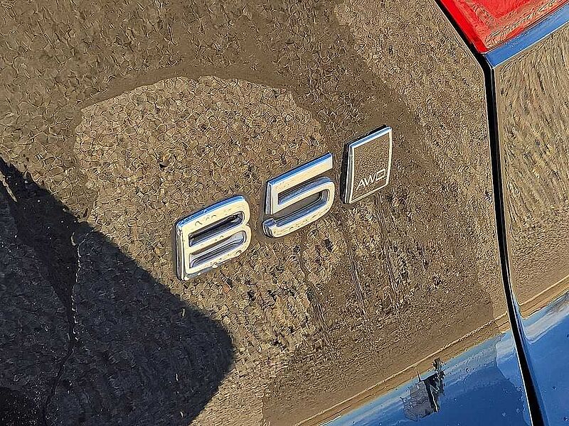 Volvo XC40 Plus, B5 AWD Gas (mild hybrid), Gasoline, Dark