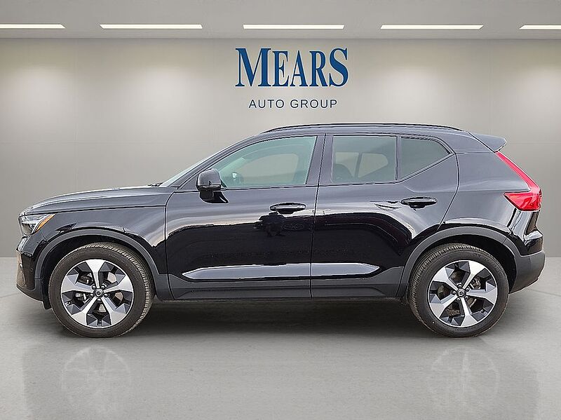 Volvo  XC40 Plus, B5 AWD Gas (mild hybrid), Gasoline, Dark