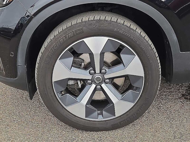 Volvo  XC40 Plus, B5 AWD Gas (mild hybrid), Gasoline, Dark