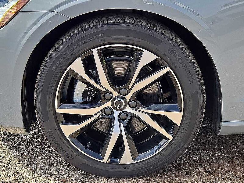 Volvo  S60 Core, B5 FWD Gas (mild hybrid), Gasoline, Dark