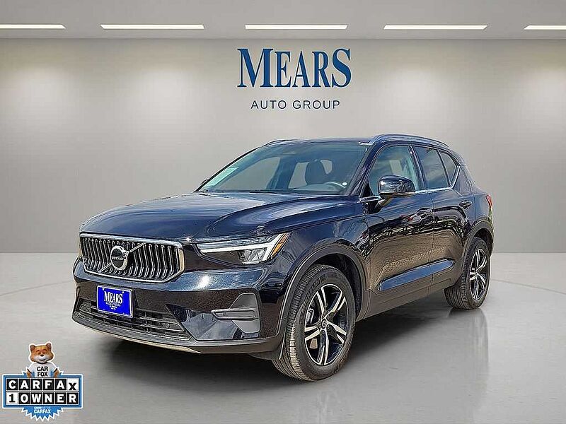 Volvo  XC40 Core, B5 AWD Gas (mild hybrid), Gasoline, Bright