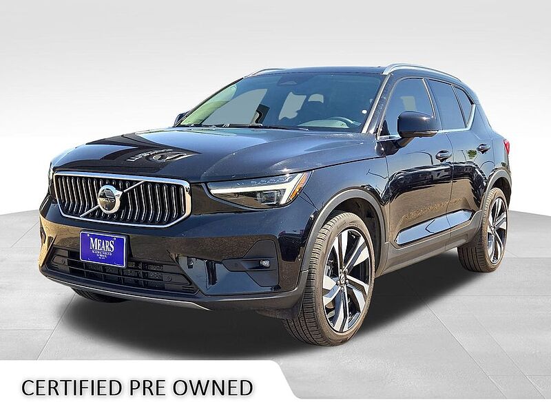 Volvo  XC40 Plus, B5 AWD Gas (mild hybrid), Gasoline, Bright