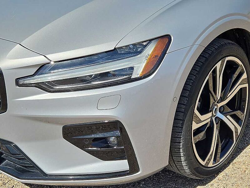 Volvo  S60 Plus, B5 AWD Gas (mild hybrid), Gasoline, Dark