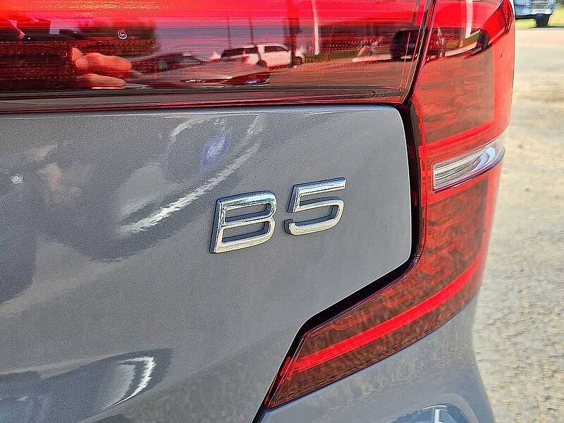 Volvo  S60 Core, B5 FWD Gas (mild hybrid), Gasoline, Dark