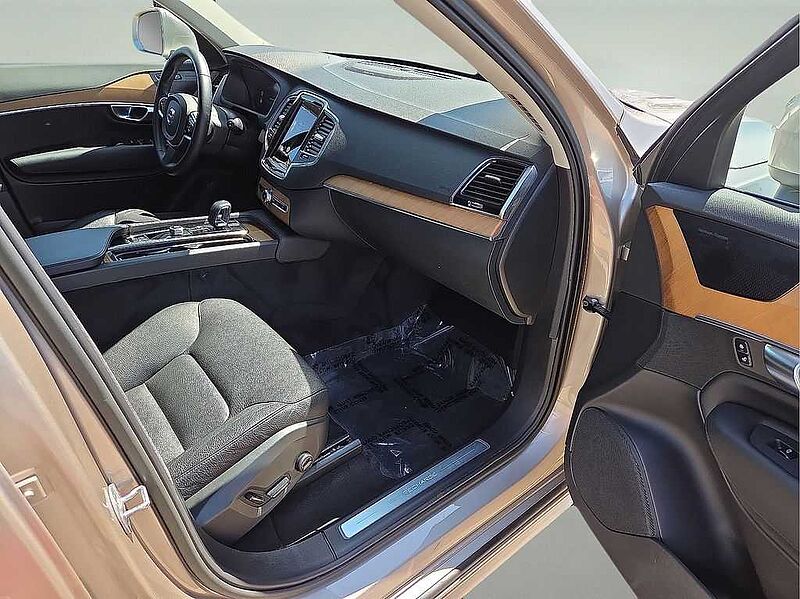Volvo  XC90 Recharge Plus, T8 eAWD, Electric/Gasoline, Bright, 7 Seats