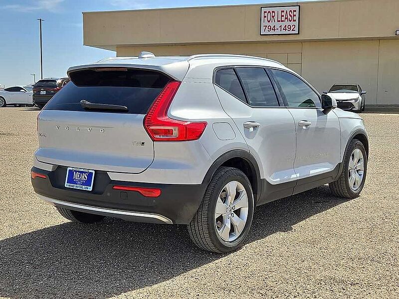 Volvo  XC40 Momentum, T5 AWD