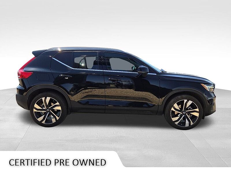 Volvo  XC40 Plus, B5 AWD Gas (mild hybrid), Gasoline, Bright