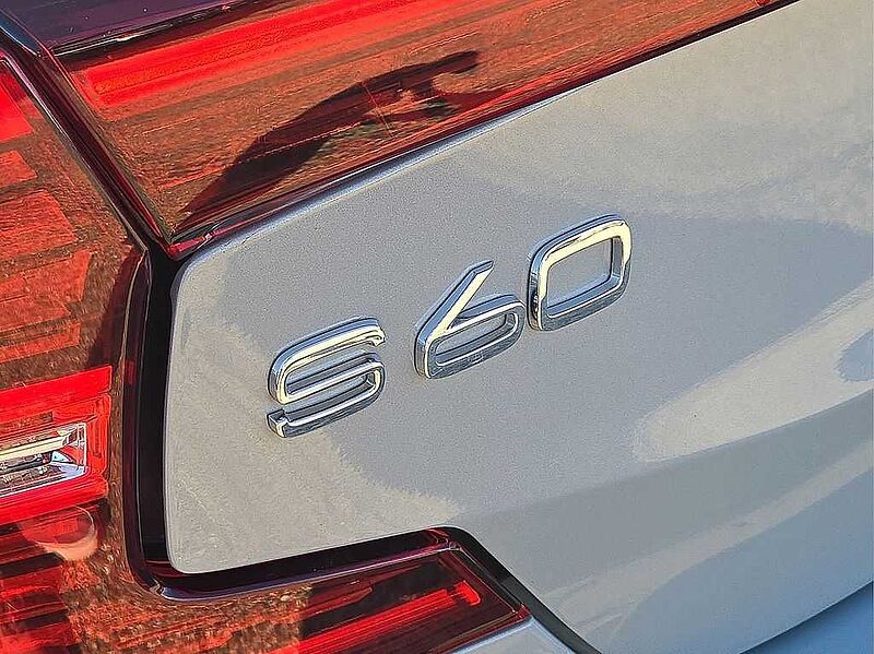 Volvo  S60 Core, B5 FWD Gas (mild hybrid), Gasoline, Dark
