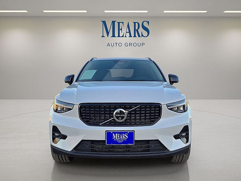 Volvo XC40 Plus, B5 AWD Gas (mild hybrid), Gasoline, Dark