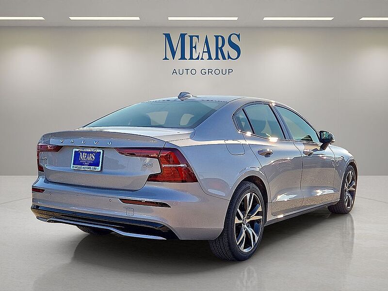Volvo  S60 Core, B5 FWD Gas (mild hybrid), Gasoline, Dark
