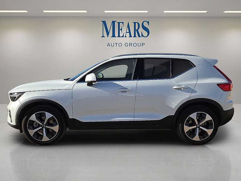 Volvo XC40 Core, B5 AWD Gas (mild hybrid), Gasoline, Bright