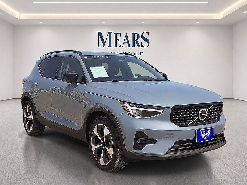 Volvo  XC40 Plus, B5 AWD, Mild Hybrid, Dark
