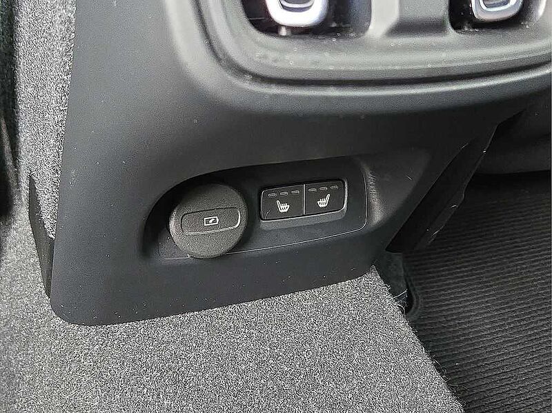 Volvo  XC40 Plus, B5 AWD Gas (mild hybrid), Gasoline, Dark