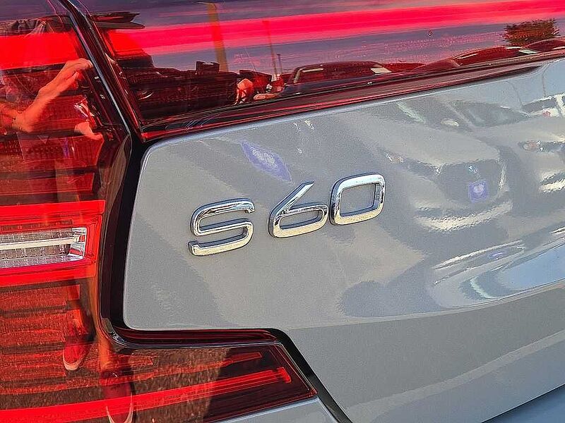 Volvo  S60 Core, B5 FWD Gas (mild hybrid), Gasoline, Dark