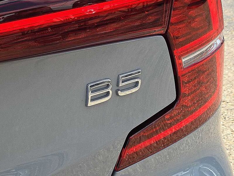 Volvo  S60 Core, B5 FWD Gas (mild hybrid), Gasoline, Dark