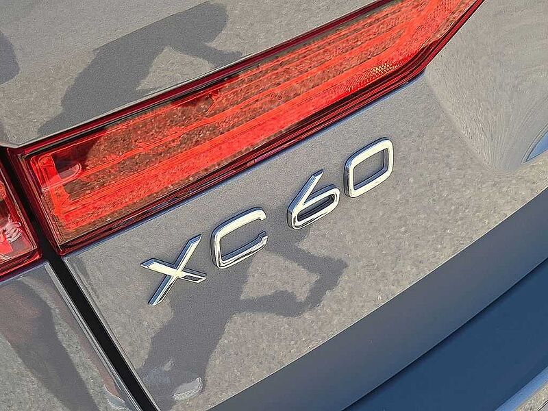 Volvo  XC60 Plus, B5 FWD, Mild Hybrid, Bright