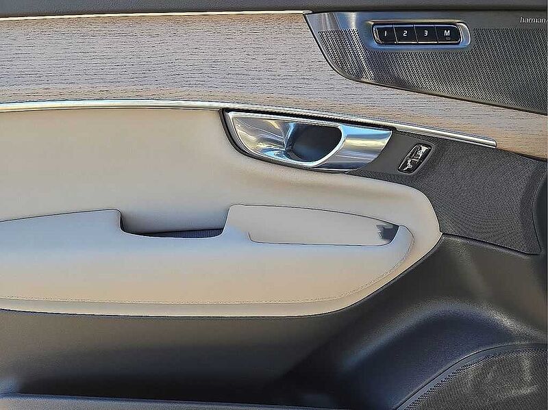 Volvo  XC90 Plus, B6 AWD Gas (mild hybrid), Gasoline, Bright, 7 Seats