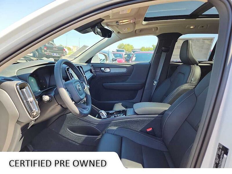 Volvo  XC40 Ultimate, B5 AWD Gas (mild hybrid), Gasoline, Bright