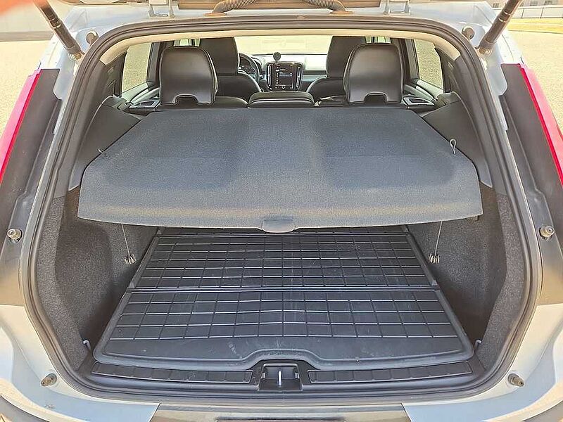 Volvo  XC40 Momentum, T5 AWD