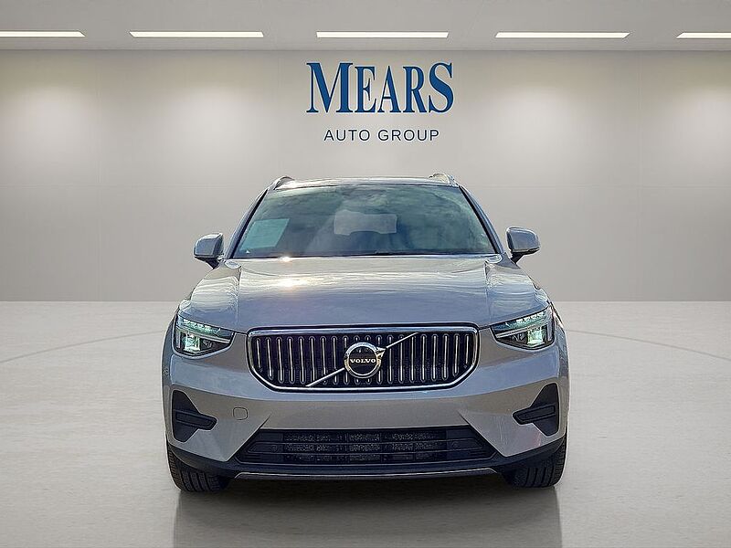 Volvo  XC40 Core, B5 AWD Gas (mild hybrid), Gasoline, Bright