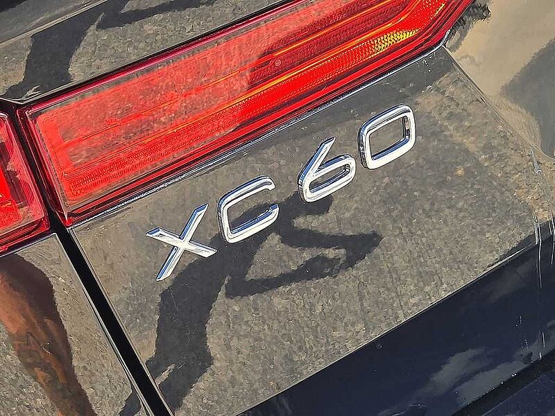 Volvo  XC60 Plus, B5 AWD Gas (mild hybrid), Gasoline, Dark