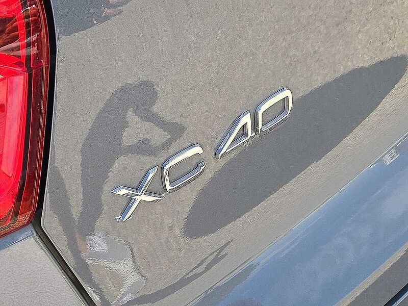 Volvo  XC40 Plus, B5 AWD, Mild Hybrid, Dark