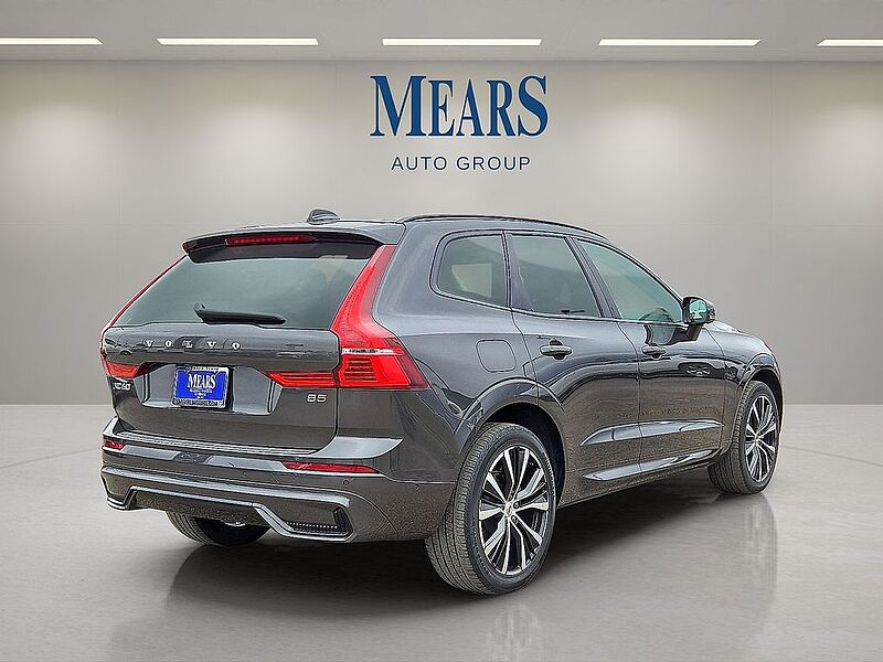 Volvo  XC60 Plus, B5 FWD, Mild Hybrid, Dark