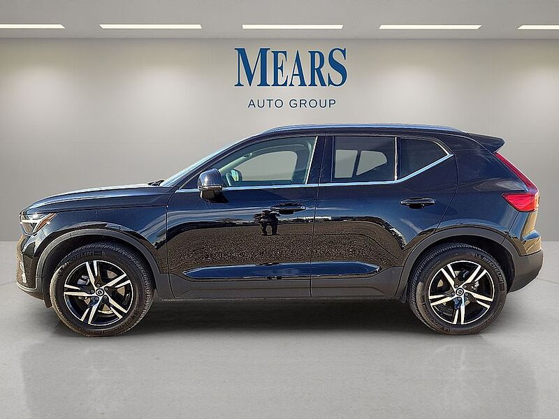 Volvo XC40 Core, B5 AWD Gas (mild hybrid), Gasoline, Bright