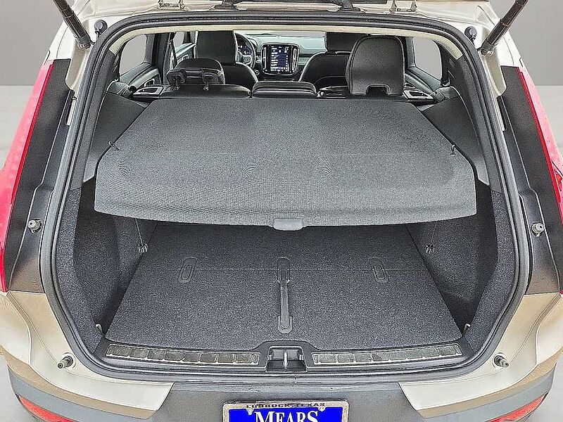Volvo  XC40 Plus, B5 AWD, Mild Hybrid, Bright