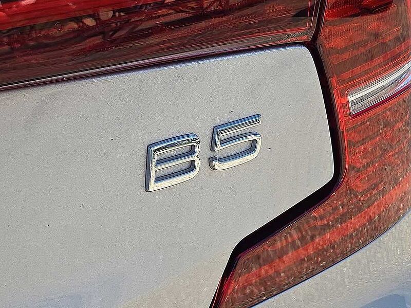 Volvo  S60 Core, B5 FWD Gas (mild hybrid), Gasoline, Dark