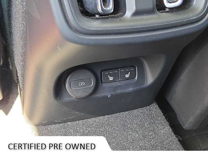 Volvo  XC40 Plus, B5 AWD Gas (mild hybrid), Gasoline, Bright