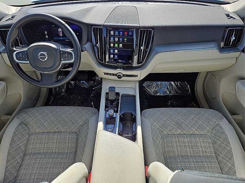 Volvo  XC60 Momentum, B5 FWD