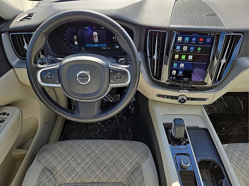 Volvo  XC60 Momentum, B5 FWD