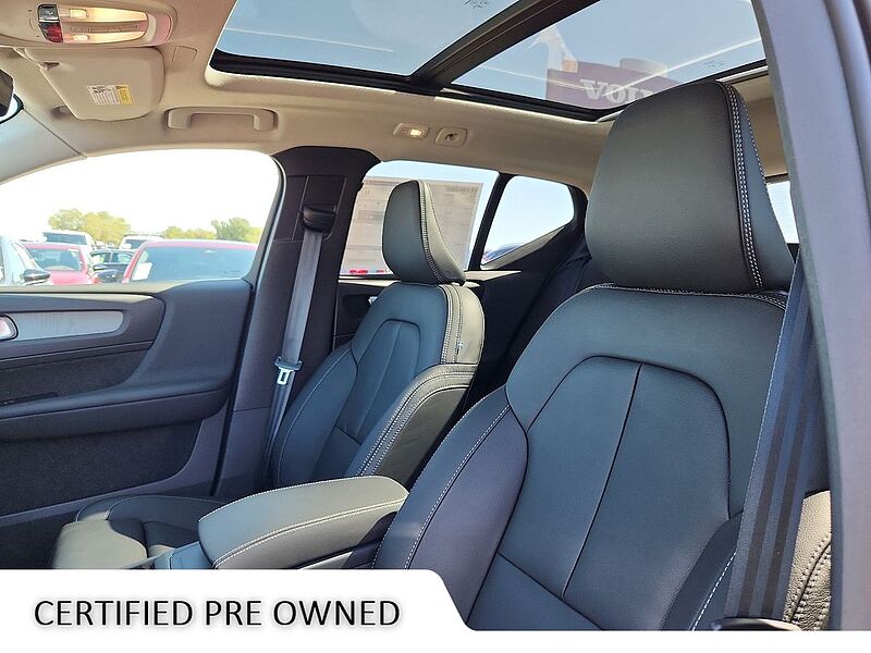 Volvo  XC40 Ultimate, B5 AWD Gas (mild hybrid), Gasoline, Bright