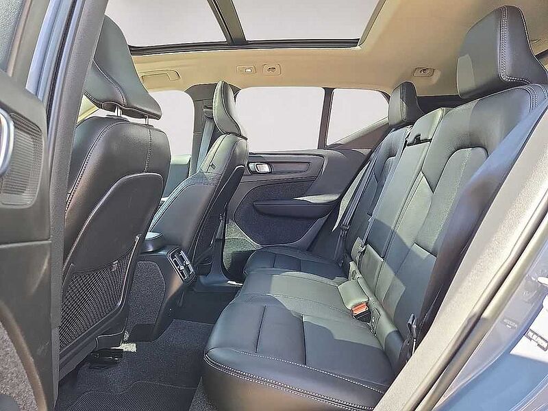 Volvo  XC40 Plus, B5 AWD, Mild Hybrid, Dark
