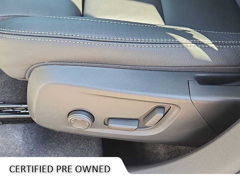 Volvo  XC40 Ultimate, B5 AWD Gas (mild hybrid), Gasoline, Bright