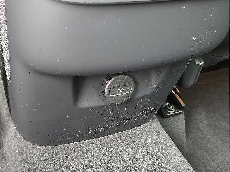 Volvo  XC60 Plus, B5 FWD, Mild Hybrid, Dark