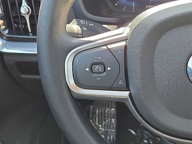 Volvo  S60 Core, B5 FWD Gas (mild hybrid), Gasoline, Dark