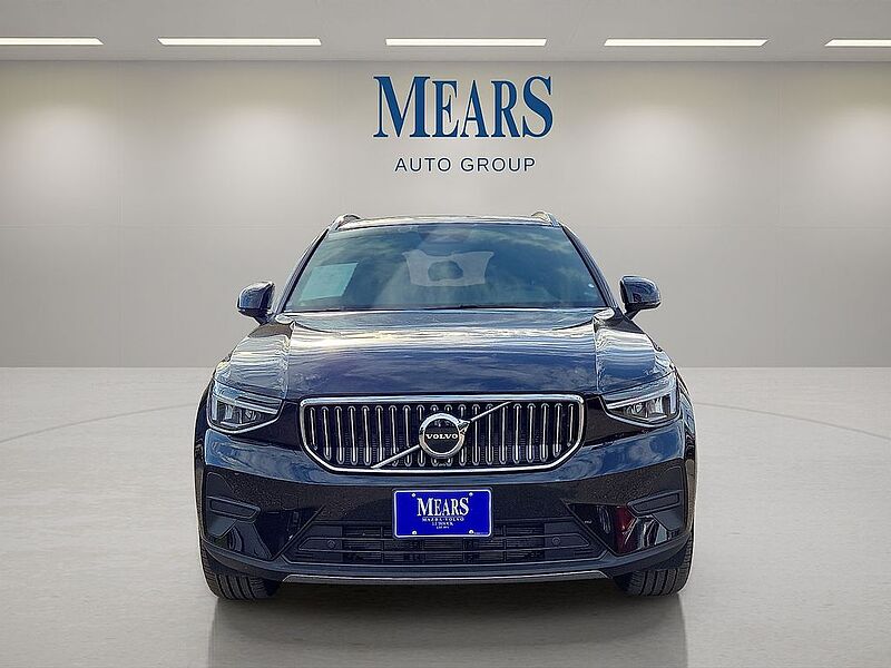 Volvo  XC40 Core, B5 AWD Gas (mild hybrid), Gasoline, Bright