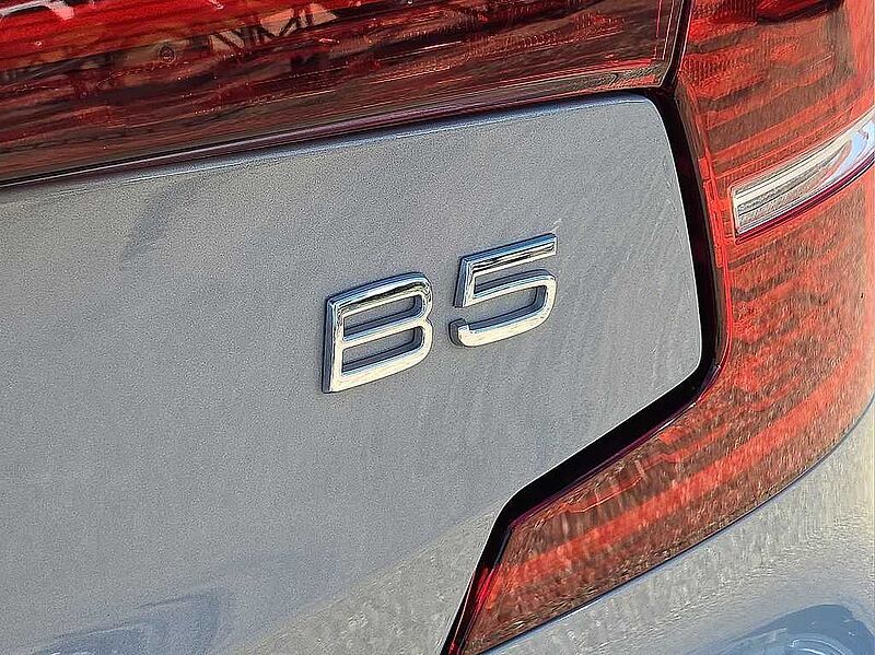 Volvo  S60 Core, B5 FWD Gas (mild hybrid), Gasoline, Dark
