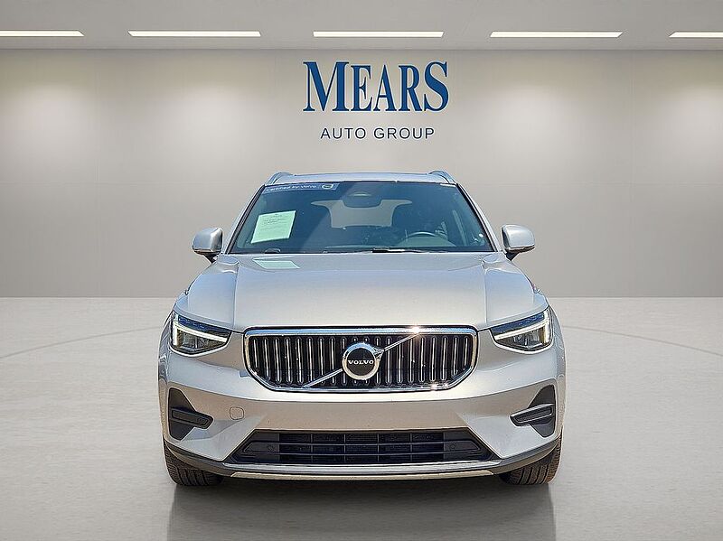Volvo  XC40 Core, B5 AWD Gas (mild hybrid), Gasoline, Bright