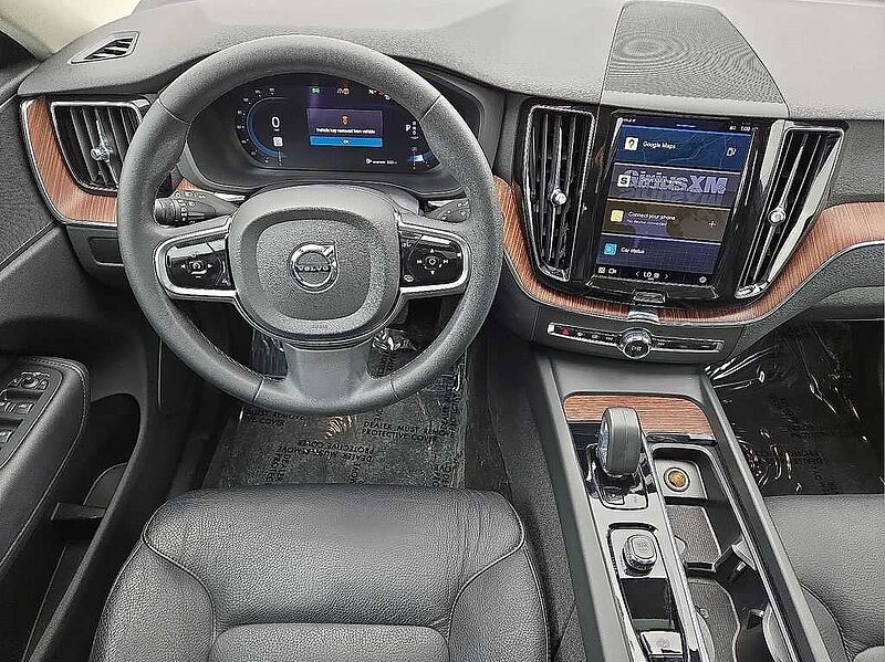 Volvo  XC60 Plus, B5 FWD, Mild Hybrid, Dark