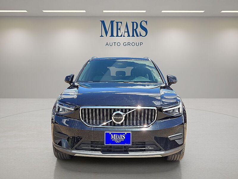 Volvo  XC40 Core, B5 AWD Gas (mild hybrid), Gasoline, Bright