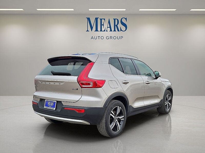 Volvo  XC40 Plus, B5 AWD, Mild Hybrid, Bright