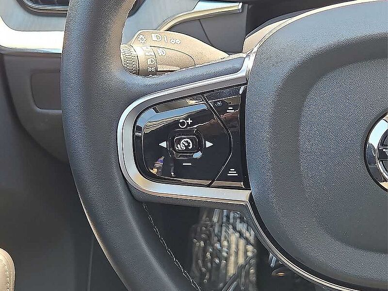 Volvo  XC60 Plus, B5 AWD Gas (mild hybrid), Gasoline, Dark