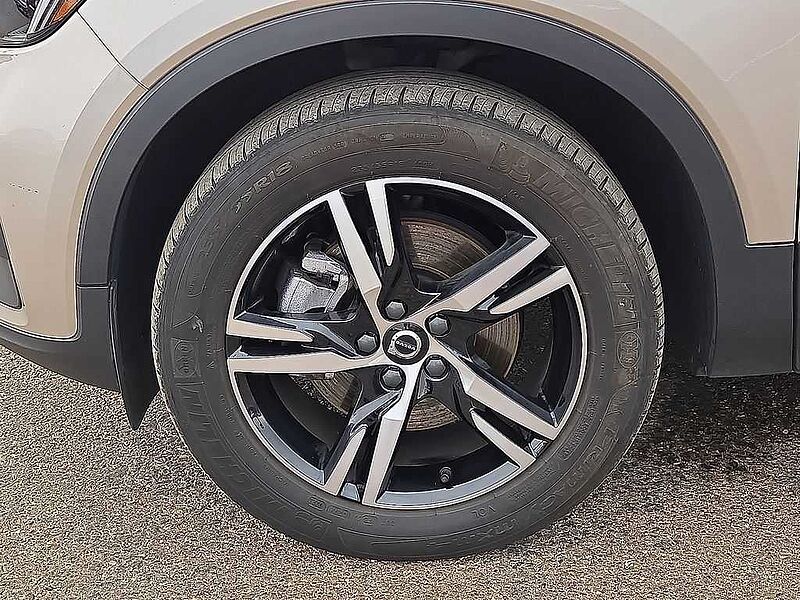 Volvo  XC40 Plus, B5 AWD, Mild Hybrid, Bright