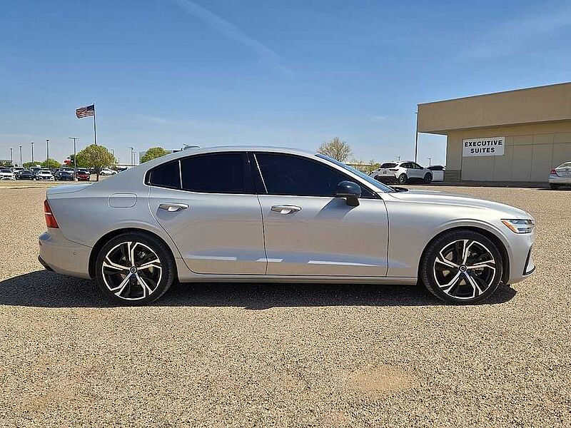 Volvo  S60 Plus, B5 AWD Gas (mild hybrid), Gasoline, Dark