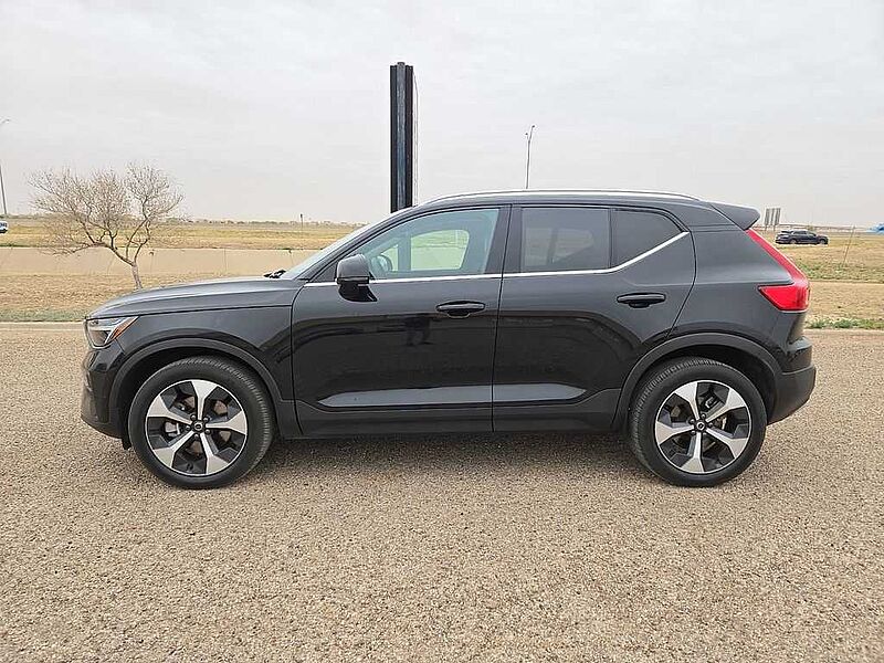 Volvo  XC40 Plus, B5 AWD Gas (mild hybrid), Gasoline, Bright